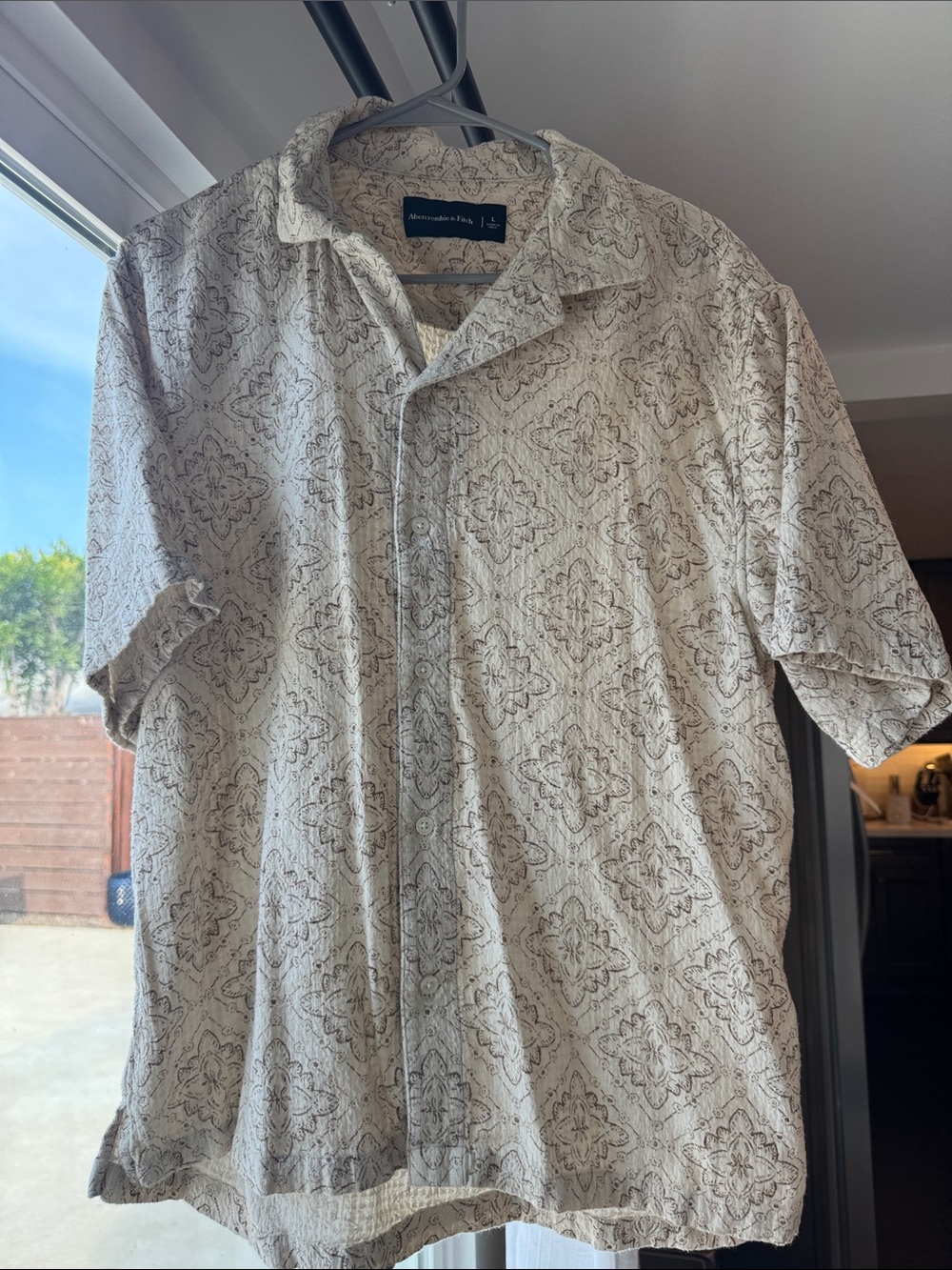 Abercrombie & Fitch Cream Short-Sleeve Button-Down with Subtle Print